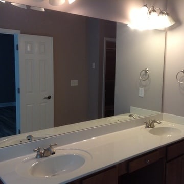 Building Photo - 502 Williamson St SE