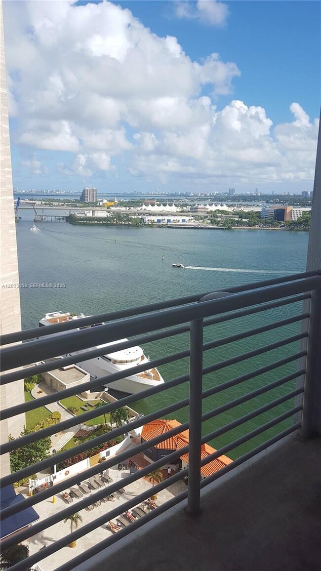 Building Photo - 335 S Biscayne Blvd