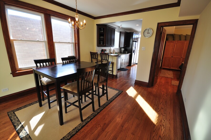 Building Photo - 4132 N Mozart St