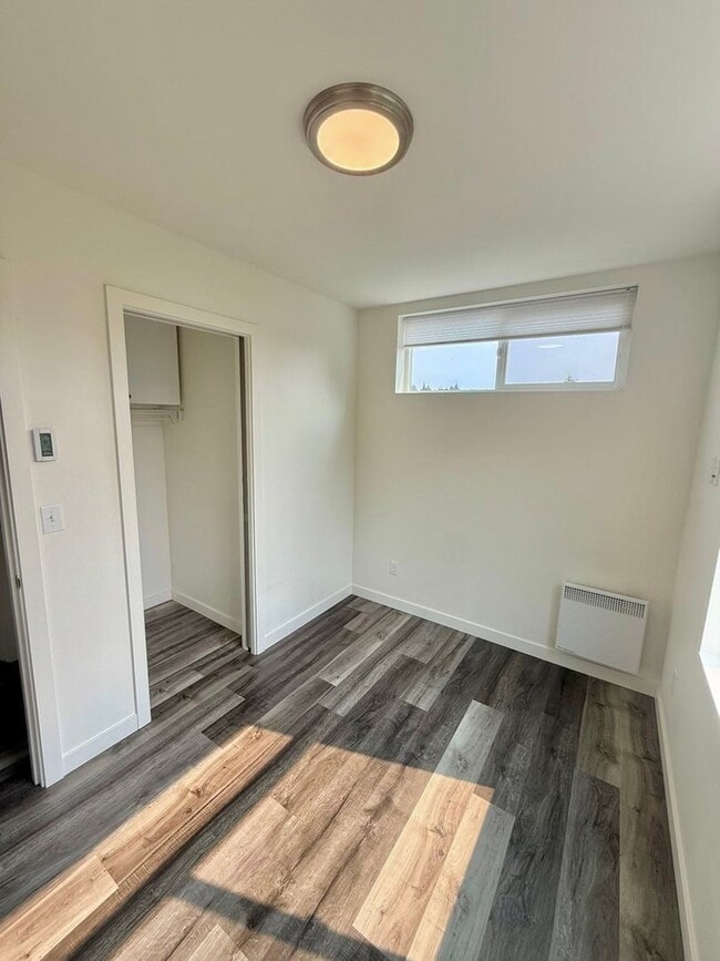 Building Photo - Spacious 8-Bedroom Ravenna Home Near UW & U Village – Perfect for Shared Living