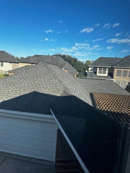 Building Photo - 5615 Ashford Ridge Ln