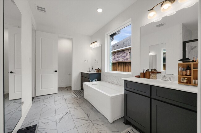 Building Photo - 28206 Clear Breeze Ct