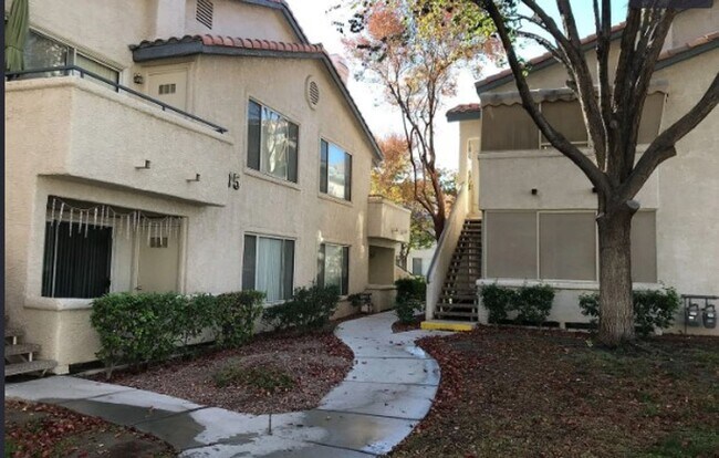 Building Photo - BEAUTIFUL SOUTHEAST 2 BEDROOM CONDO
