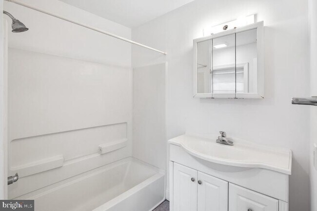 Building Photo - 535 Spruce St