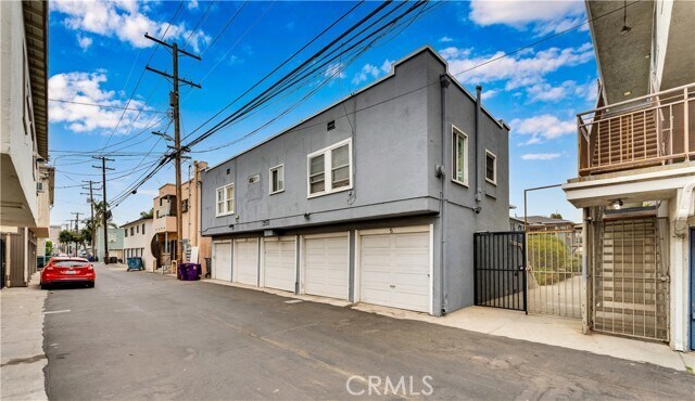 Building Photo - 1250 E 1st St