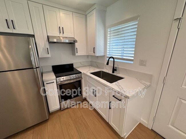 Building Photo - 5300 Glasgow Ct