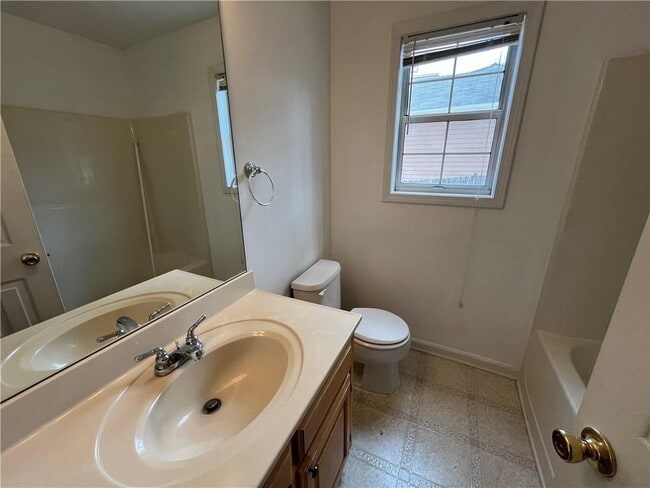 Building Photo - 54 Oxford Brook Way