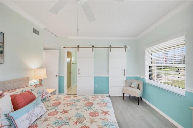 Building Photo - 5849 Tidewood Ave