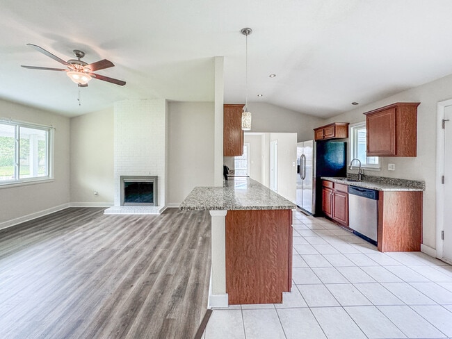 Building Photo - Charming Ranch in Highly Sought-After Grea...