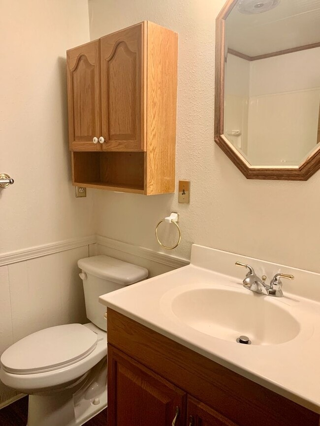 Building Photo - Spacious updated 3 bedroom, 2 bathroom home on acreage