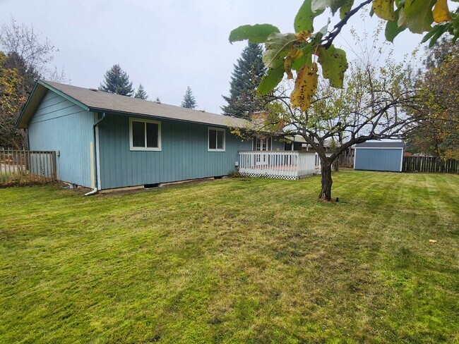 Building Photo - Very Large 3BR, 3BTH, Full Basement, Near Black Bay Park in Post Falls
