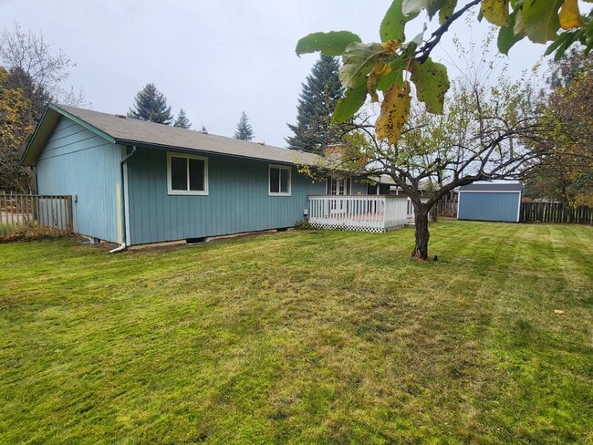 Building Photo - Very Large 3BR, 3BTH Near Black Bay Park in Post Falls