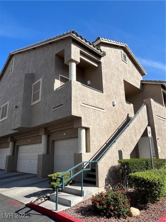 Building Photo - 2052 Gravel Hill St