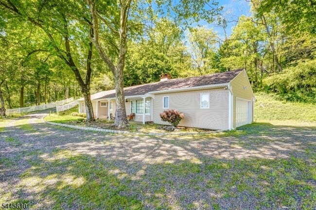 Building Photo - 306 Warrenville Rd