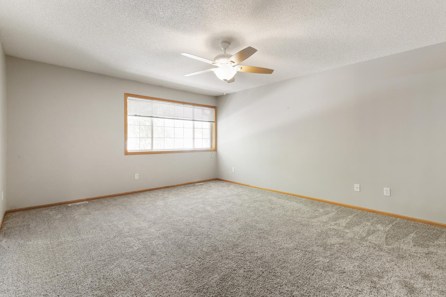 2nd Fl Primary Bedroom - 150 S Prairie View Dr