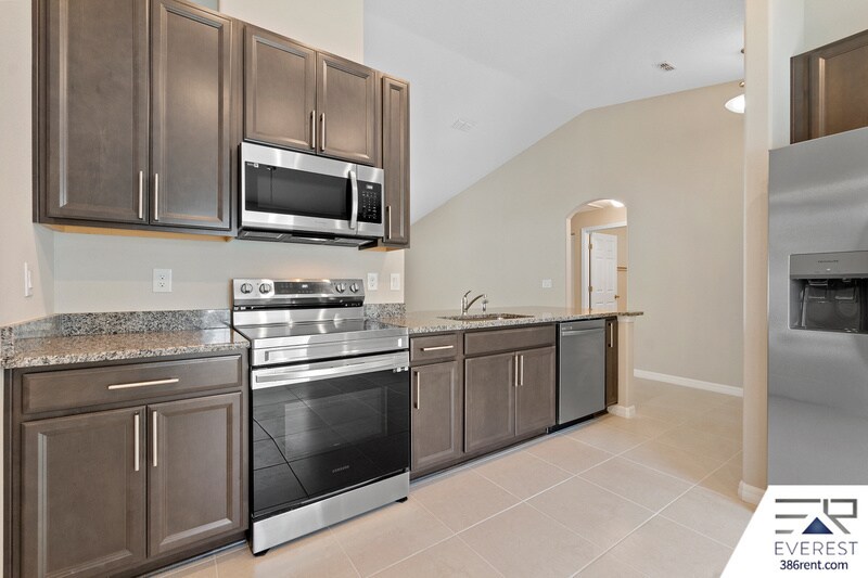 Building Photo - 23 Ryding Ln