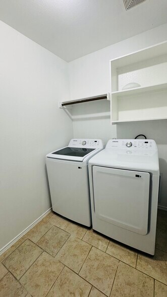 Building Photo - 112 Hendelson Ln