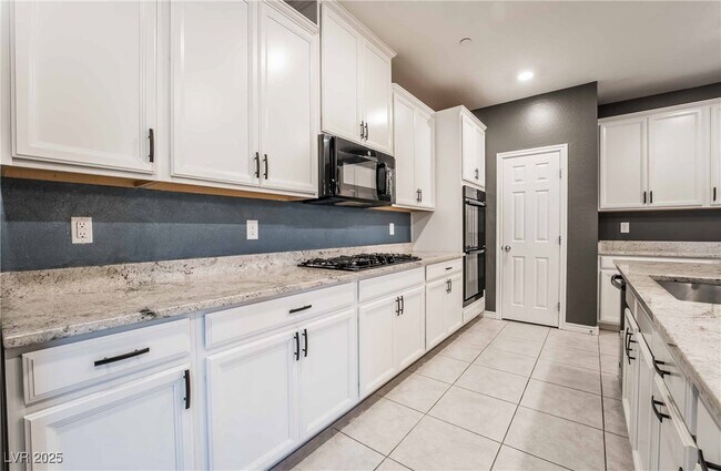 Building Photo - 3115 Mossfield Ave