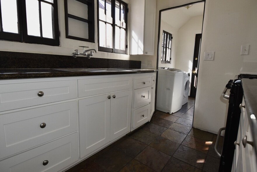 Building Photo - 2906 Griffith Park Blvd