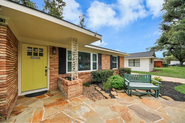 Building Photo - 6403 Waltway Dr