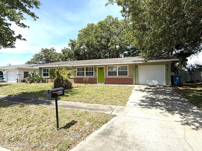 Building Photo - 668 Hampton Dr NE