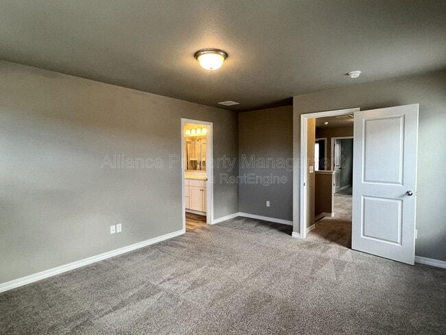 Building Photo - 7839 Lathrop Vw