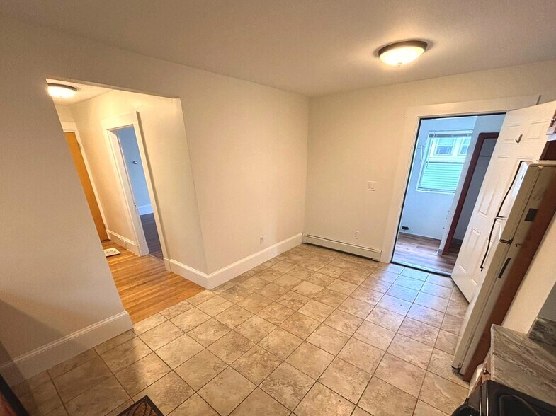 Building Photo - 44 Pearl St