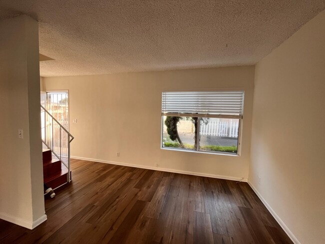 Building Photo - 724 Clay Ave