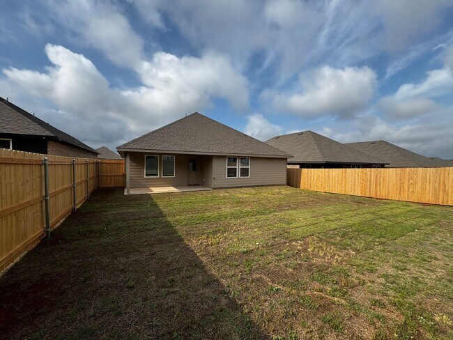 Building Photo - Spectacular brand NEW 4 Bedroom 2 Bathroom...
