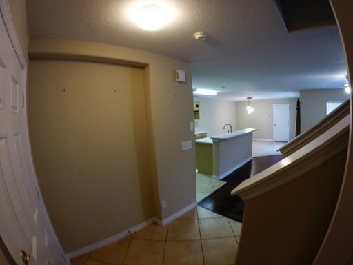 Building Photo - Avalon Park Spacious two story townhome