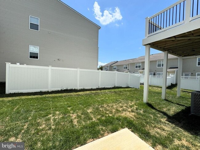 Building Photo - 45714 N Maxine Wy