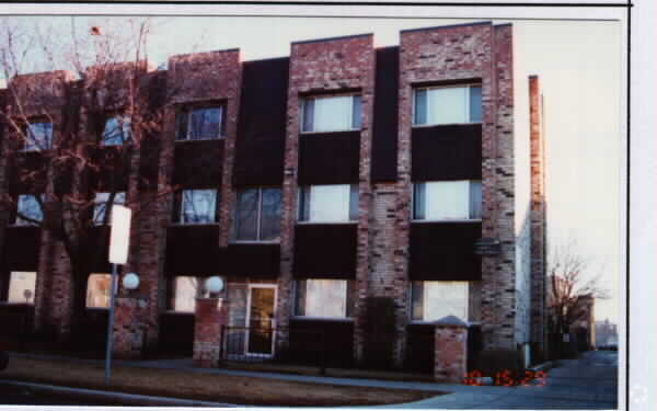 Building Photo - Honey Bee Complex