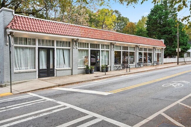 Building Photo - 1081 Crest Cir SE