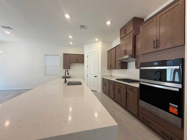 Building Photo - 519 La Vis Acrs Ln