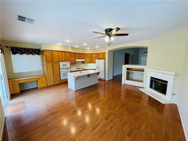 Building Photo - 30962 Crystalaire Dr