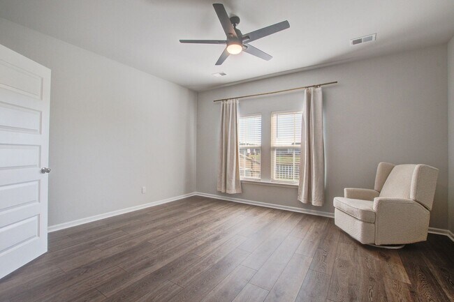 Building Photo - Stunning 5 Bedroom Cypress Preserve