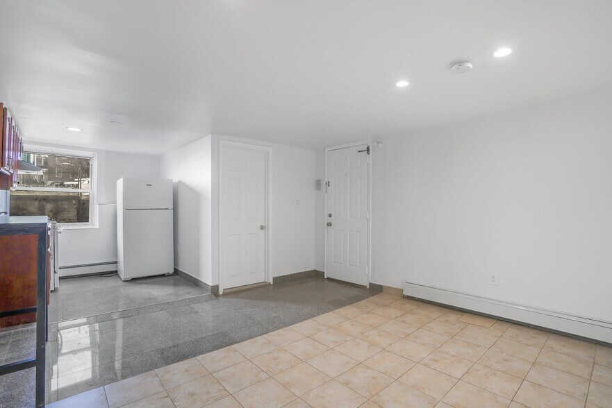 Building Photo - 245 4th St
