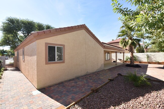 Building Photo - Amazing 3 Bedroom House at Desert Shores!