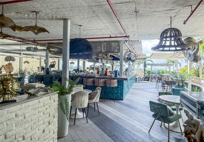 Building Photo - 121 NE 34th St