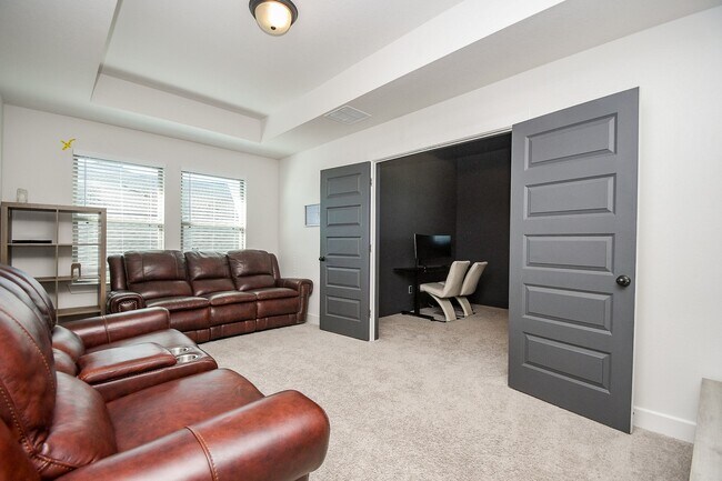 Building Photo - 31407 Splitting Willow Ln