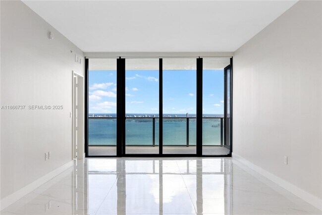 Building Photo - 700 NE 24th St