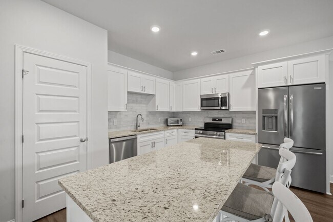 Building Photo - 495 Gov Treutlen Cir