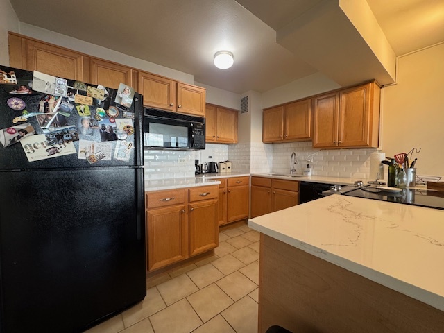 Building Photo - Sunny 1bd condo with updated kitchen & upd...