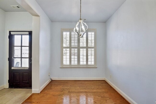 Building Photo - Looking for one-level living in one of Chelsea’s most-loved communities!