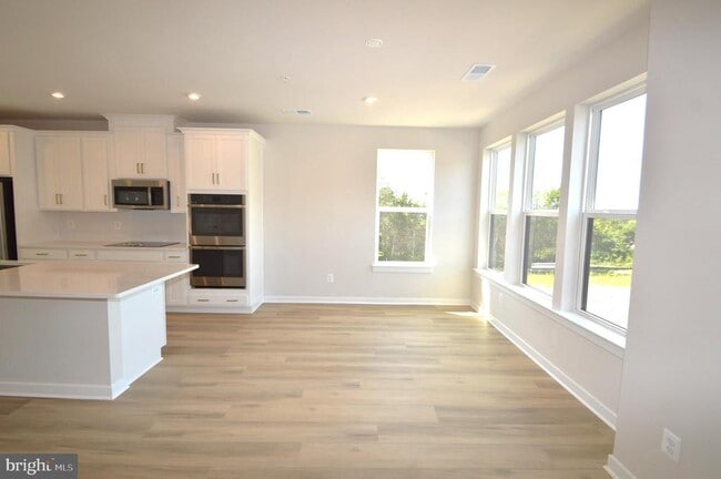 Building Photo - 43795 Middleway Ter