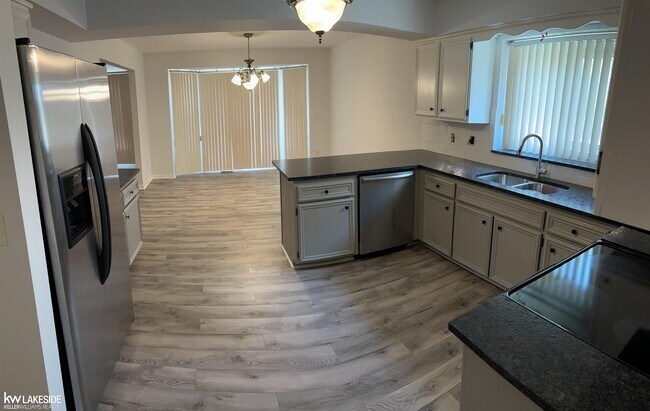 Building Photo - 52156 Antler Dr