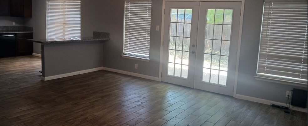 Building Photo - 7711 Rimhurst