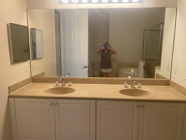 Building Photo - 906 Mariner Bay Blvd