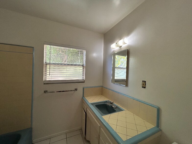 Building Photo - 3305 Jurich Pl