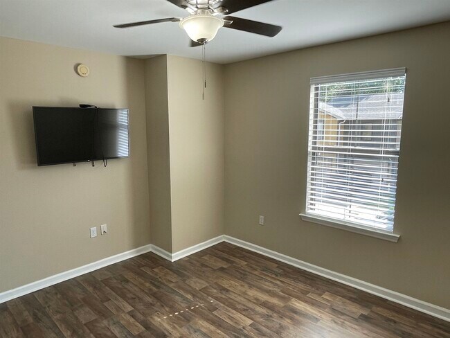 Building Photo - 2310 Timber Oak Ln